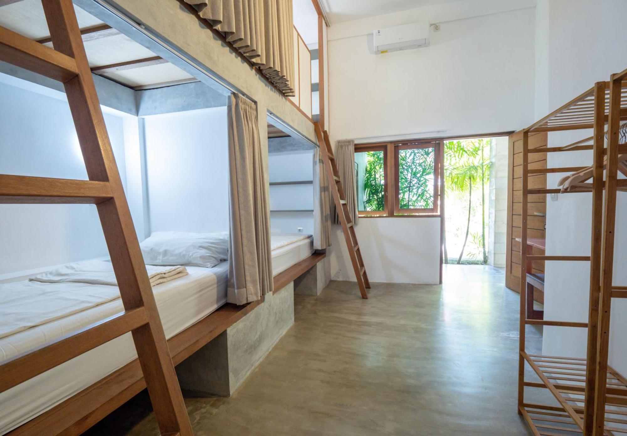 Готель 007 Surfhouse Bali Унґасан Екстер'єр фото